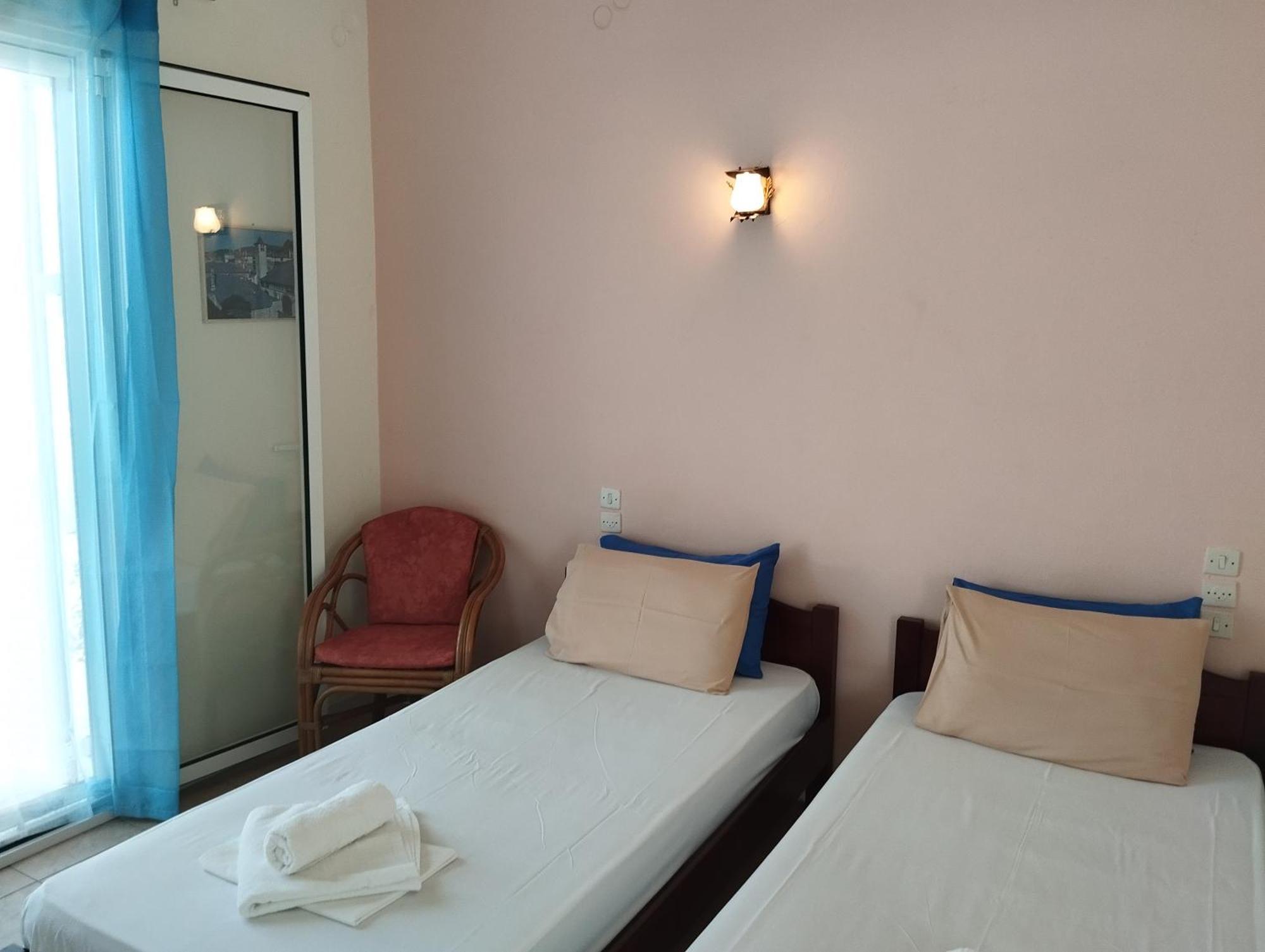 Hotel Neon Astron كامينا فورلا المظهر الخارجي الصورة