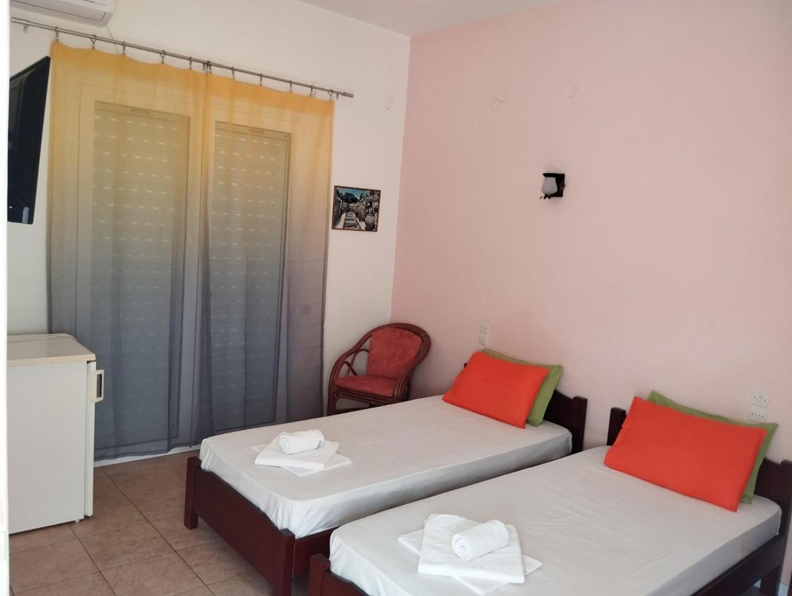 Hotel Neon Astron كامينا فورلا المظهر الخارجي الصورة