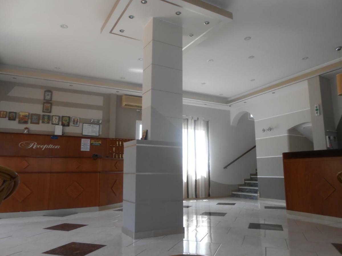Hotel Neon Astron كامينا فورلا المظهر الخارجي الصورة